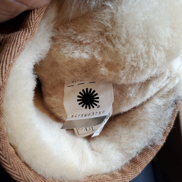 UGG Classic Short II Boot (Chestnut) - Picture 6 of 10